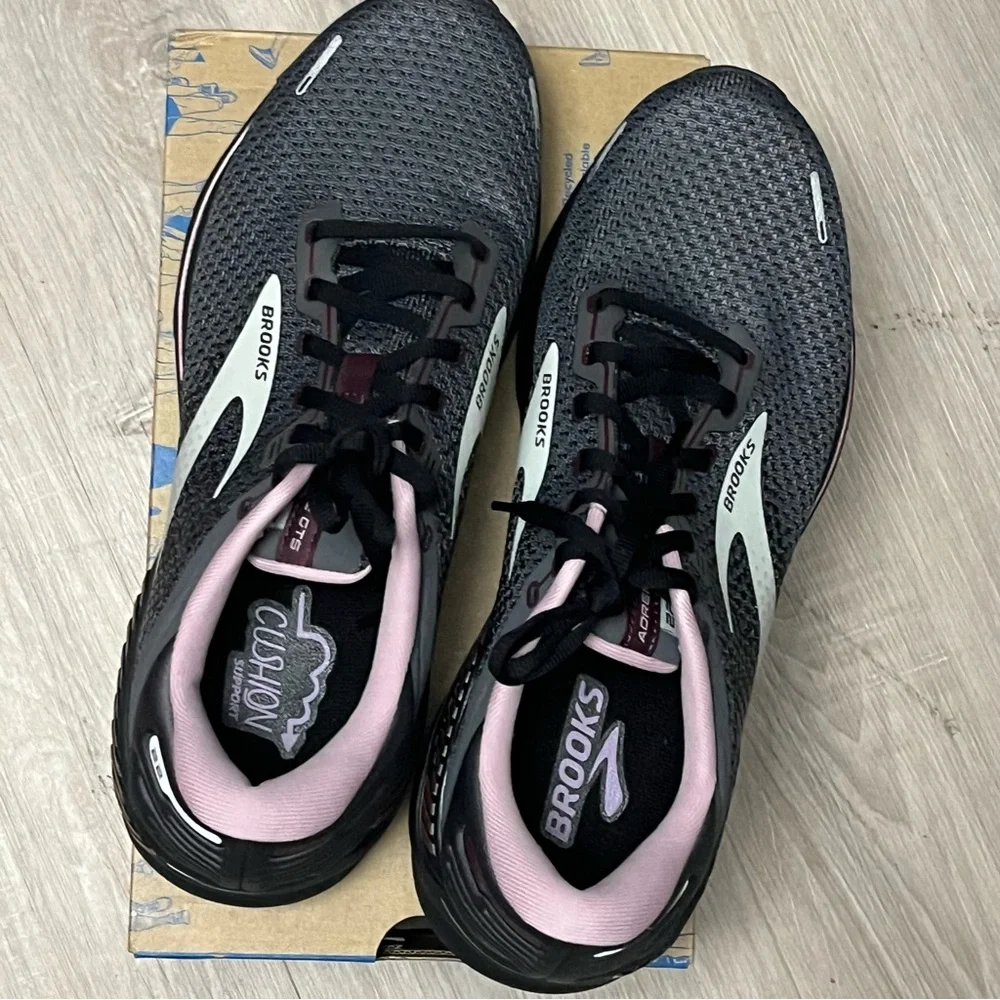 NWT Women’s‎ Brooks Adrenaline GTS 22 Black  and Pink Running Shoes Sz 12 Wide